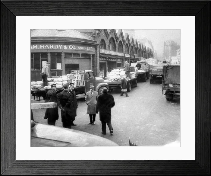 Framed Print : The Green Market, Newcastle in 1965. A strike by 150 porters had held up delivery of