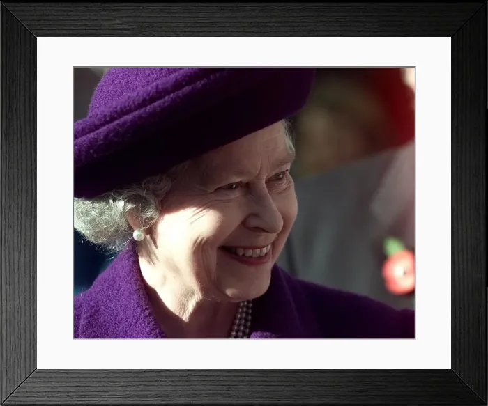 Framed Print : The Queen opens the new childrens hospital now Called the Diana Princess of Wales Framed Print : The Queen opens the new childrens hospital now Called the Diana Princess of Wales