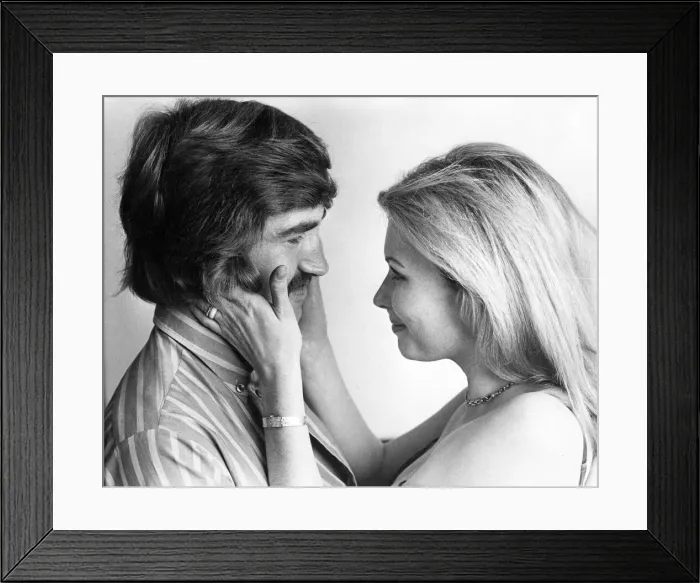 Framed Print : Before you kiss somone look deeply into each others eyes and savour the moment Framed Print : Before you kiss somone look deeply into each others eyes and savour the moment