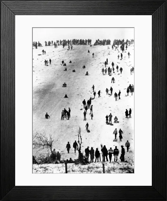 Framed Print : Hundreds turn out to sledge on Newcastles Town Moor in 1984 Framed Print : Hundreds turn out to sledge on Newcastles Town Moor in 1984