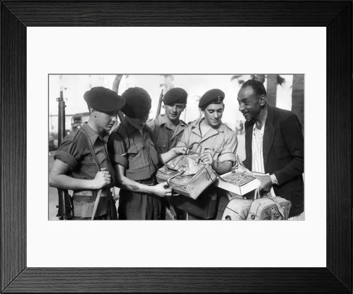 Framed Print : The Suez crisis - British troops go Christmas shopping in Port Said