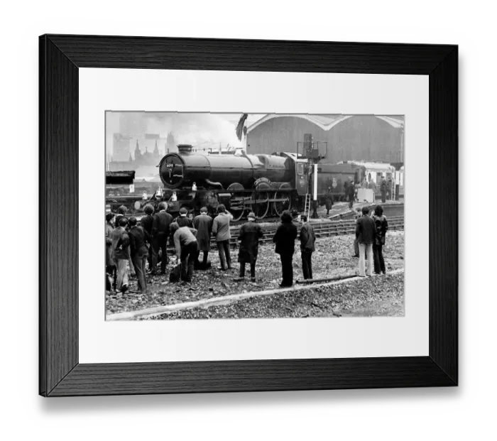 Framed Print : King George V steam engine leaving Moor Street Railway Station, Birmingham
