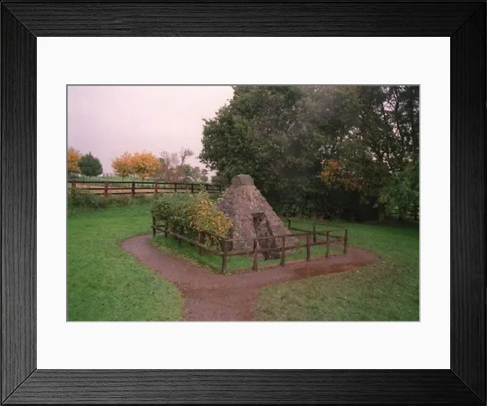: King Richards Well on Bosworth Battlefield where the King reputedly drank : King Richards Well on Bosworth Battlefield where the King reputedly drank