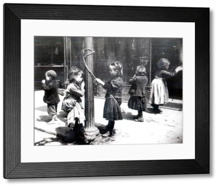 Framed Print : 1900-1909. Children playing in the Scotswood area of Newcastle Framed Print : 1900-1909. Children playing in the Scotswood area of Newcastle