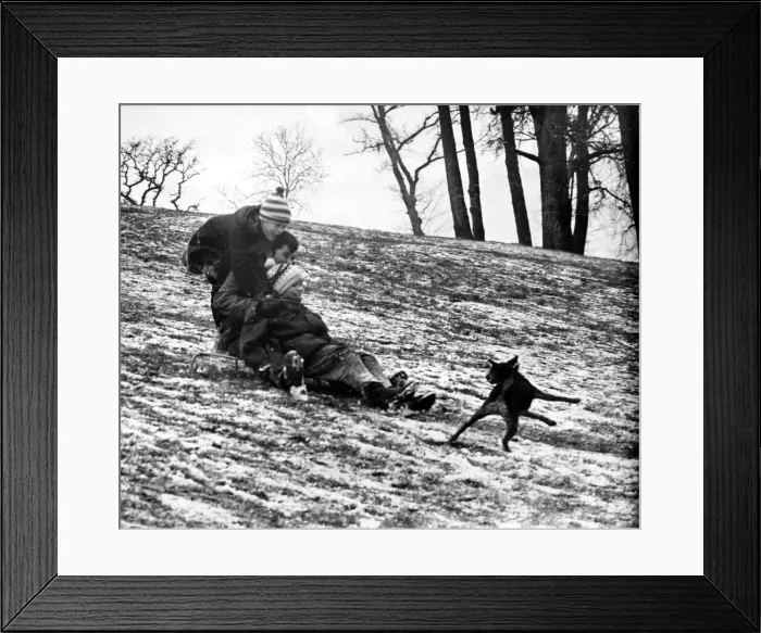 Framed Print : Children from the Fairwater area of Cardiff make the most of today Framed Print : Children from the Fairwater area of Cardiff make the most of today
