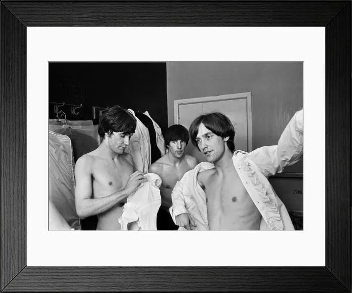 Framed Print : Ray Davies and Dave Davies of The Kinks pop group in their dressing room before a Framed Print : Ray Davies and Dave Davies of The Kinks pop group in their dressing room before a