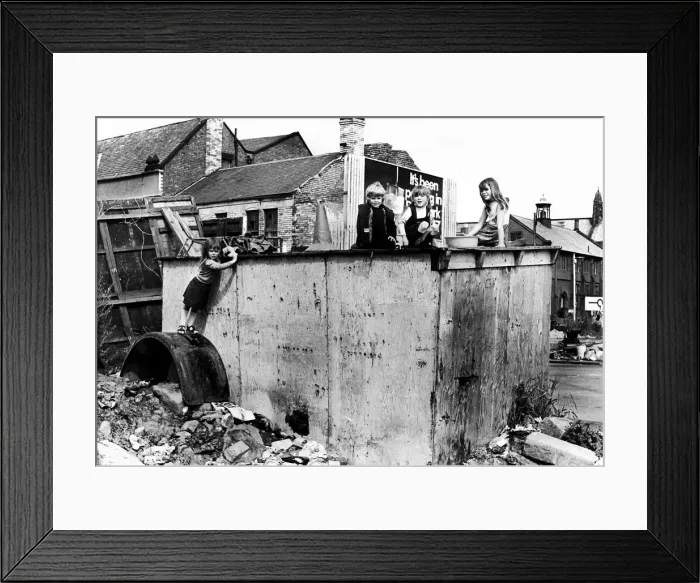 Framed Print : Children playing in the Scotswood area of Newcastle Framed Print : Children playing in the Scotswood area of Newcastle