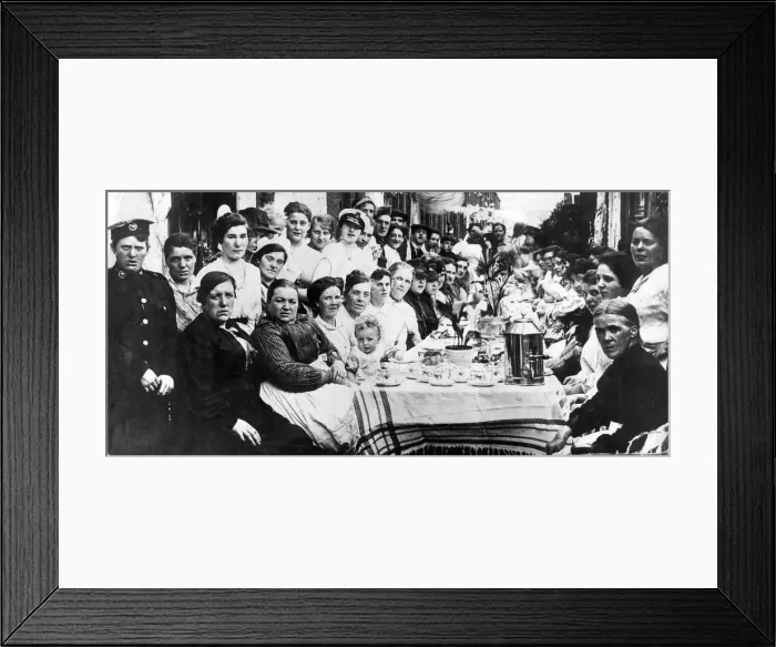 Framed Print : A street party in Elswick, Newcastle to celebrate the end of World War 1 Framed Print : A street party in Elswick, Newcastle to celebrate the end of World War 1