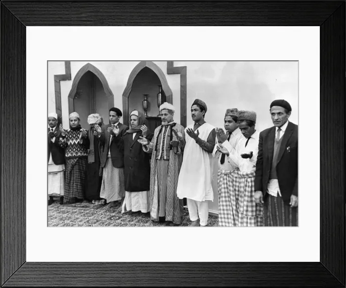 Framed Print : A service and prayers were held at the Islamic Centre, Alice Street, Butetown, Cardiff Framed Print : A service and prayers were held at the Islamic Centre, Alice Street, Butetown, Cardiff