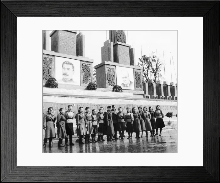 Framed Print : Berlin after WW2 Russian soldiers men and women at the saluting base in the Tiergarten