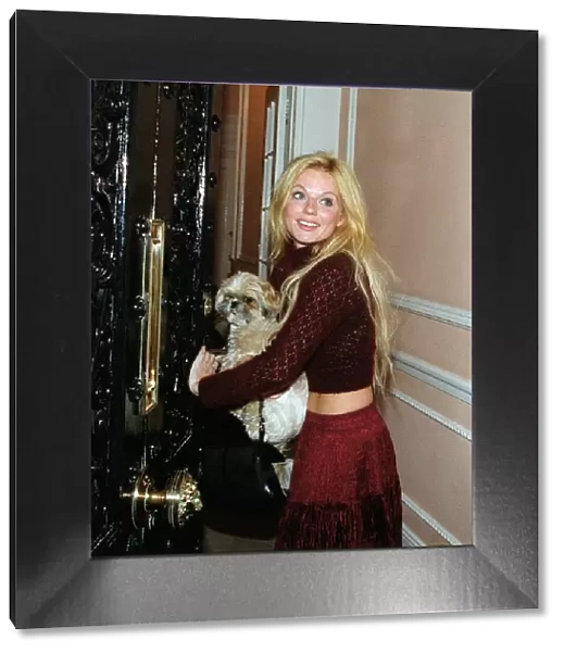Geri Halliwell arrives November1999 at the house of Chris Evans with her dog Harry