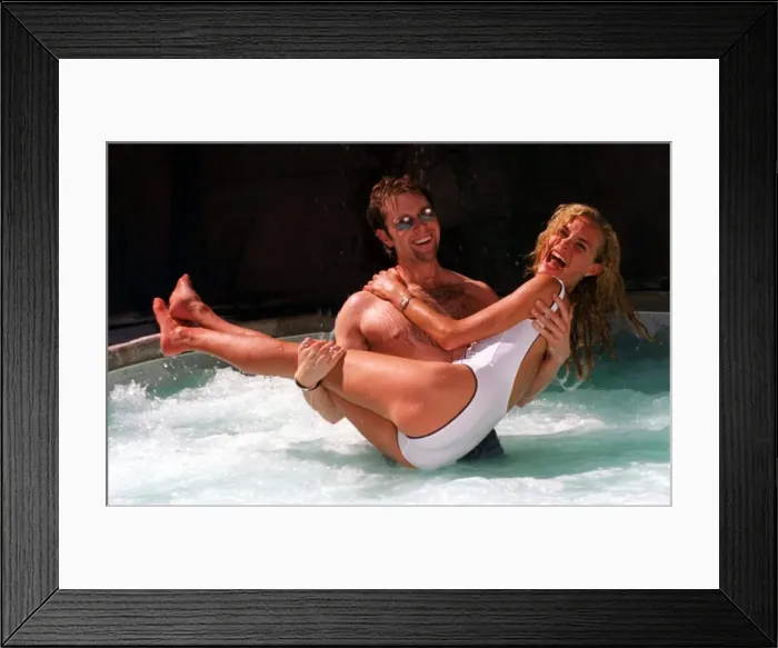 Framed Print : Darren Day and Tracey Shaw frolic in the pool in Las Vegas Framed Print : Darren Day and Tracey Shaw frolic in the pool in Las Vegas