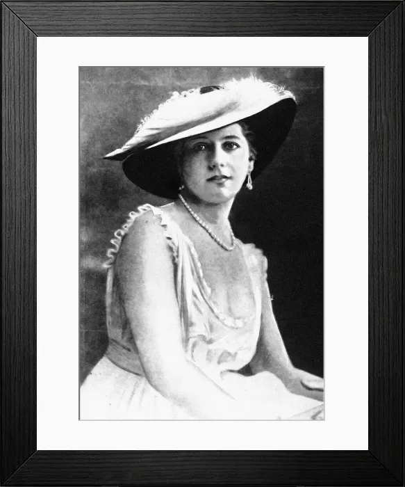 Framed Print : World War One spy Mata Hari who was executed in 1917. Circa 1915