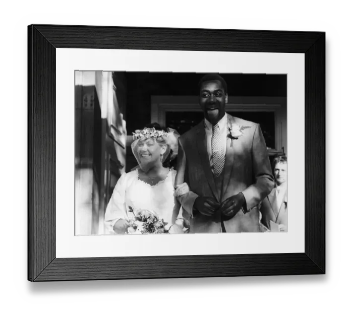 Framed Print : Comedian Lenny Henry marries comedienne Dawn French Framed Print : Comedian Lenny Henry marries comedienne Dawn French