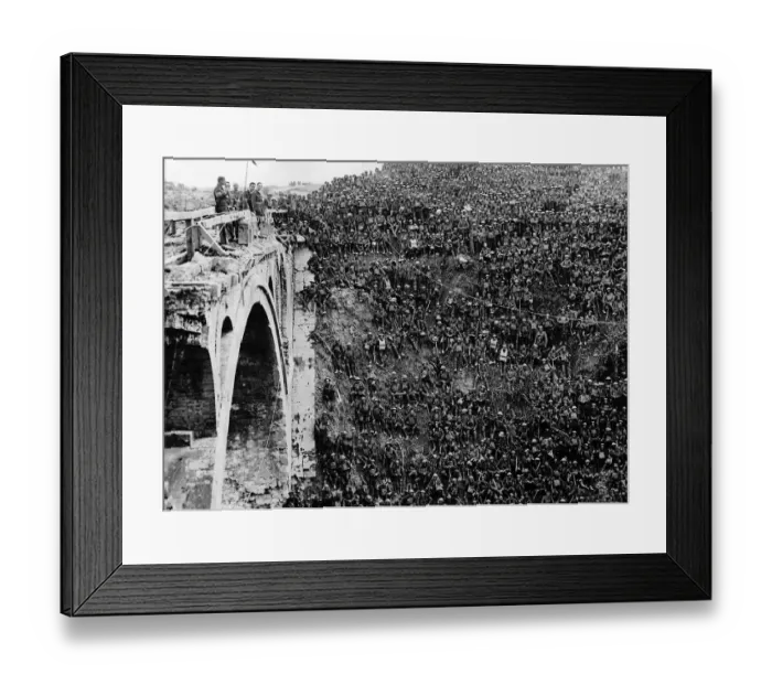 Framed Print : Soldiers of the South Stafford and North Stafford Regiments part of the 137 Brigade