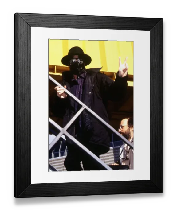 Framed Print : Pop singer song-writer Michael Jackson spotted at Londons Heathrow Airport Framed Print : Pop singer song-writer Michael Jackson spotted at Londons Heathrow Airport