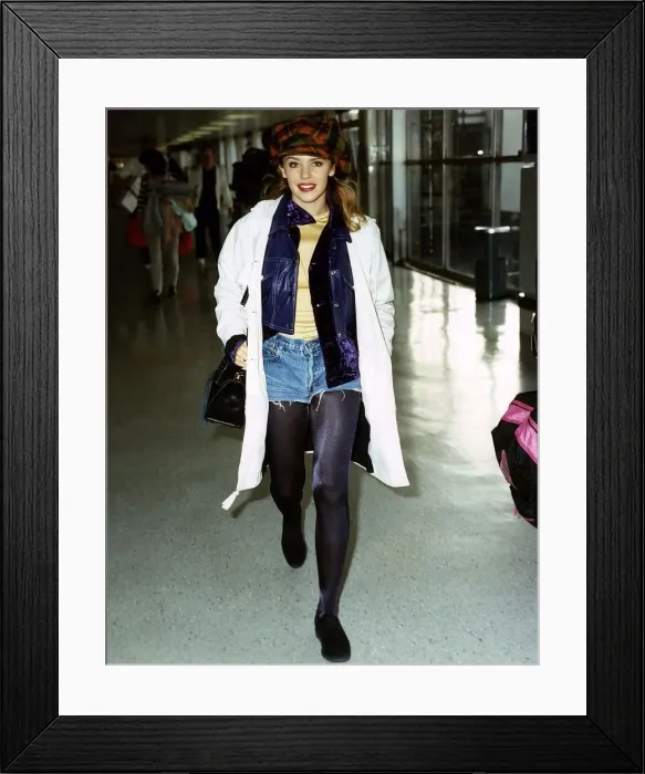 Framed Print : Kylie Minogue arriving at a airport Framed Print : Kylie Minogue arriving at a airport