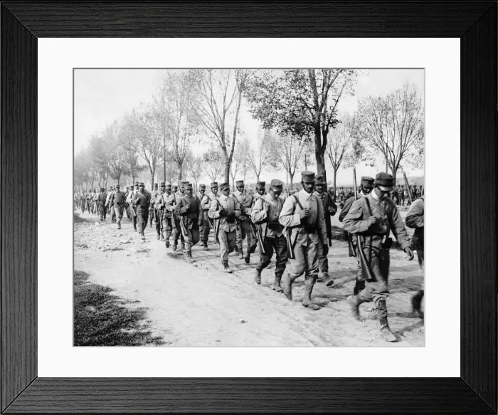 Framed Print : Italian troops march through Rome while waiting for the declaration of the World War I