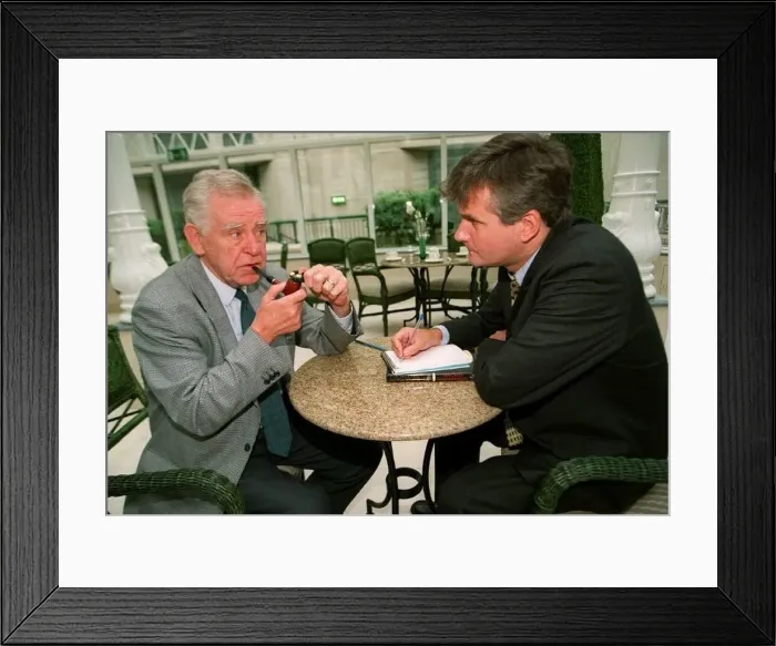 : Magnus Magnusson TV Presenter Quiz Master at the launch of his new book Ive Started So : Magnus Magnusson TV Presenter Quiz Master at the launch of his new book Ive Started So