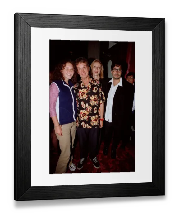 Framed Print : Frank Skinner Comedian  /  TV Presenter September 98 Arriving at the Lyceum theatre in
