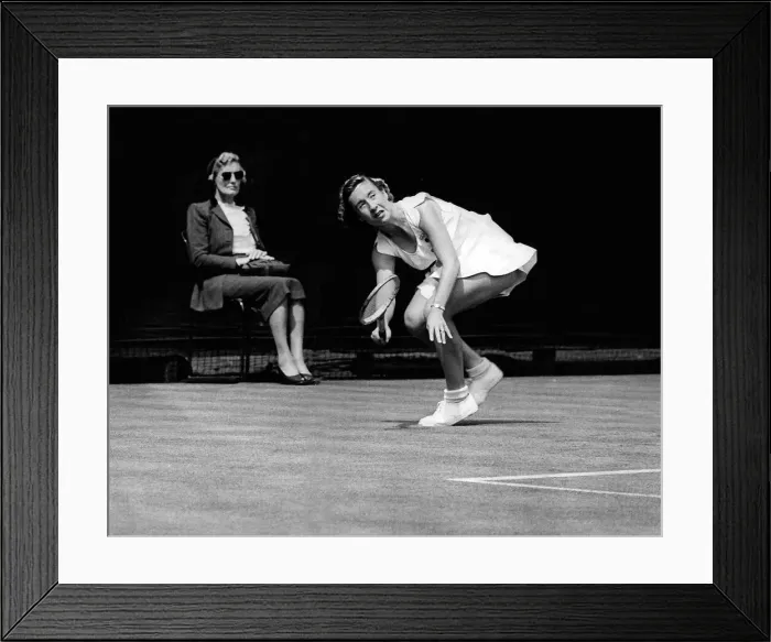 Framed Print : Maureen Connolly (Little Mo) US tennis star in action on court Framed Print : Maureen Connolly (Little Mo) US tennis star in action on court