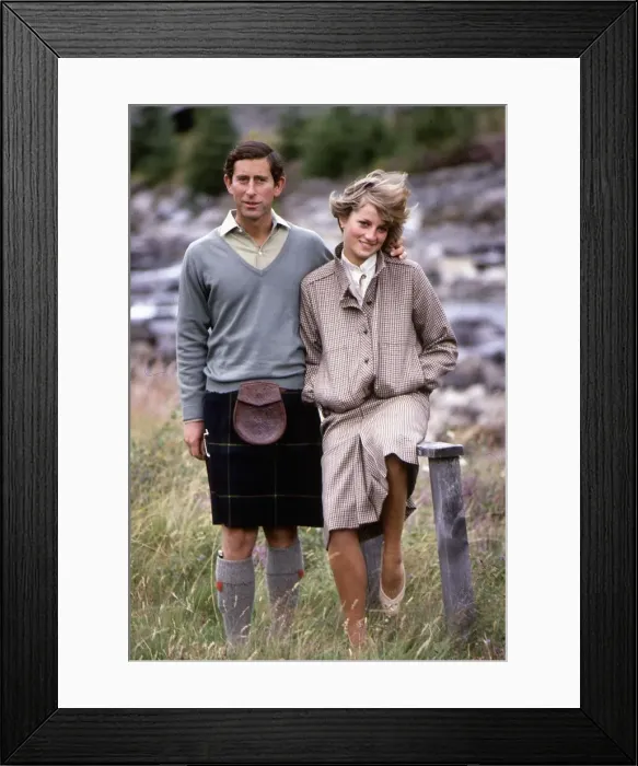 Framed Print : Prince and & Princess Of Wales at Bridge of Dee, Balmoral 19th August 1981 Framed Print : Prince and & Princess Of Wales at Bridge of Dee, Balmoral 19th August 1981