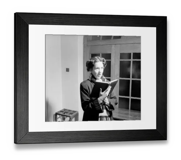 Framed Print : Carol singer Jacqueline Porter of Leicester seen here rehearsing December 1953