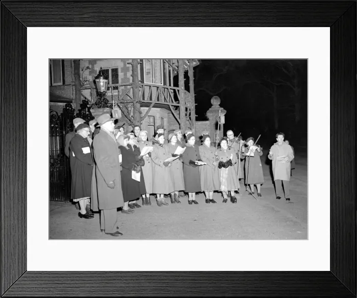 Framed Print : Carol Singers at Sandringham, Norfolk December 1954 Neg No E9129 Framed Print : Carol Singers at Sandringham, Norfolk December 1954 Neg No E9129