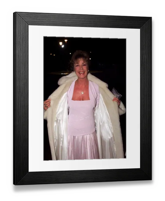 Framed Print : Anne Kirkbride arrives at Coronation Street Christmas party December 1999 Framed Print : Anne Kirkbride arrives at Coronation Street Christmas party December 1999