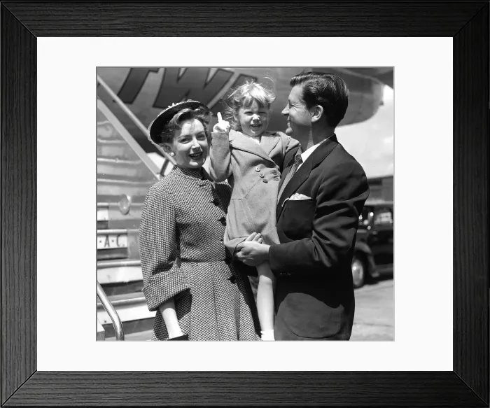 Framed Print : Actress Deborah Kerr with her husband Anthony Bartley and their daughter Melane 1952 Framed Print : Actress Deborah Kerr with her husband Anthony Bartley and their daughter Melane 1952