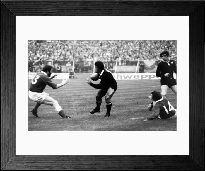 Framed Print : Sport - Rugby - Wales v New Zealand - 11th November 1978 - Welsg centre Ray Gravell gets Framed Print : Sport - Rugby - Wales v New Zealand - 11th November 1978 - Welsg centre Ray Gravell gets