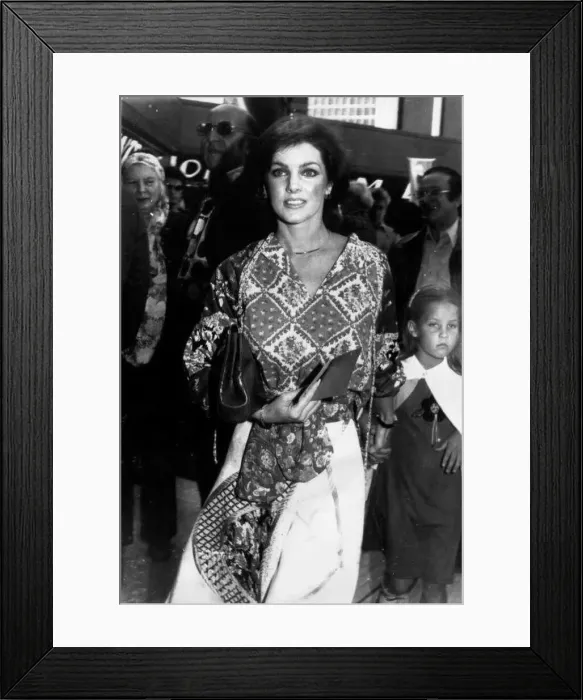 : Priscilla Presley Wife of Elvis Actress with Daughter : Priscilla Presley Wife of Elvis Actress with Daughter