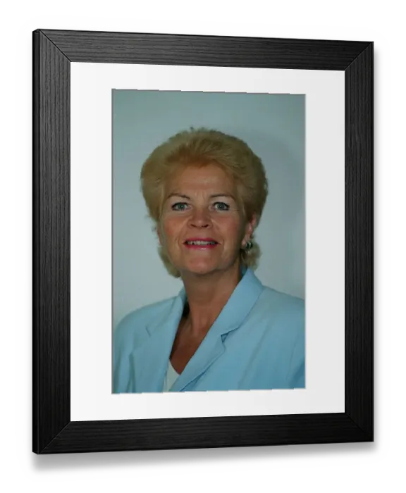 Framed Print : Pam St Clement Actress April 98 Eastenders actress Framed Print : Pam St Clement Actress April 98 Eastenders actress