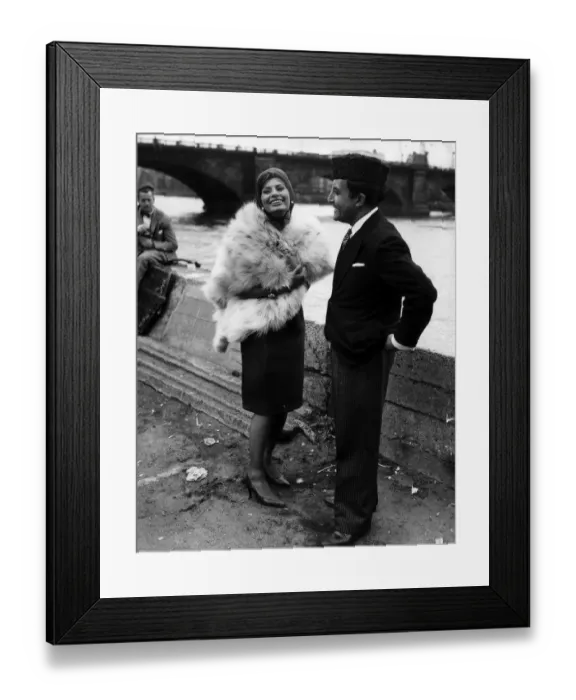  : Sophia Loren Actress With Actor Comedian Peter Sellers On Location For The Film