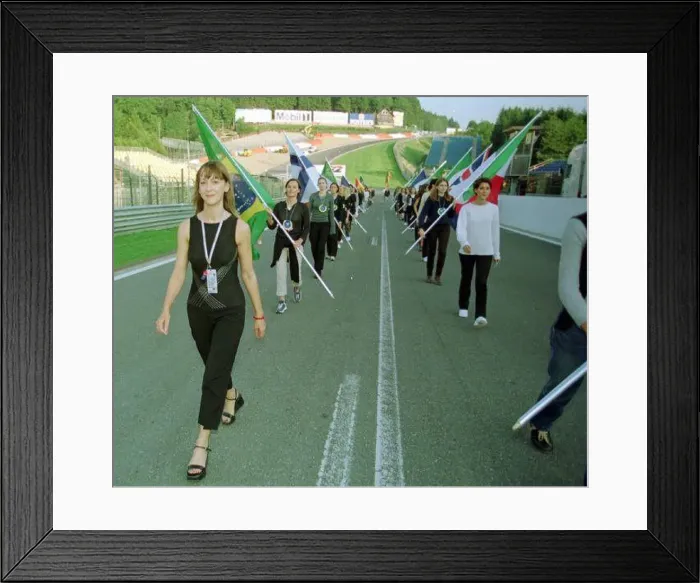 : F1 Grid Girl Feature August 1999 Carole Aye Maung Mirror Staff Journalist : F1 Grid Girl Feature August 1999 Carole Aye Maung Mirror Staff Journalist
