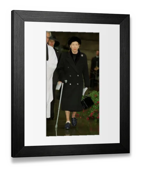 Framed Print : Princess Margaret leaves St. Pauls in November 1999 Framed Print : Princess Margaret leaves St. Pauls in November 1999