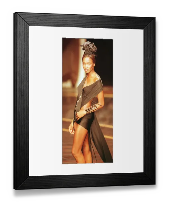 Framed Print : Supermodel Naomi Campbell Italy Milan Fashion Week 1998 Naomi Campbell walks down