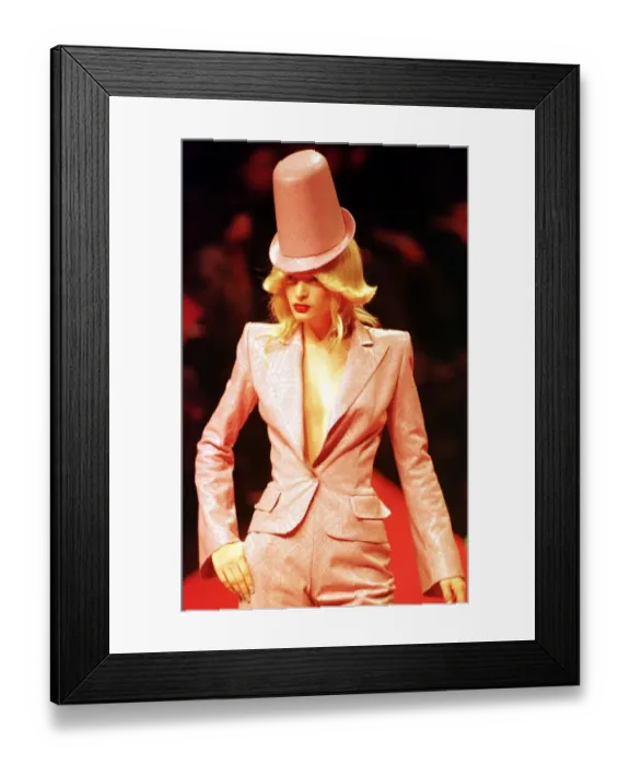 Framed Print : Amy Weston models a Givenchy design in Paris October 1997 during Paris Fashion Week Framed Print : Amy Weston models a Givenchy design in Paris October 1997 during Paris Fashion Week