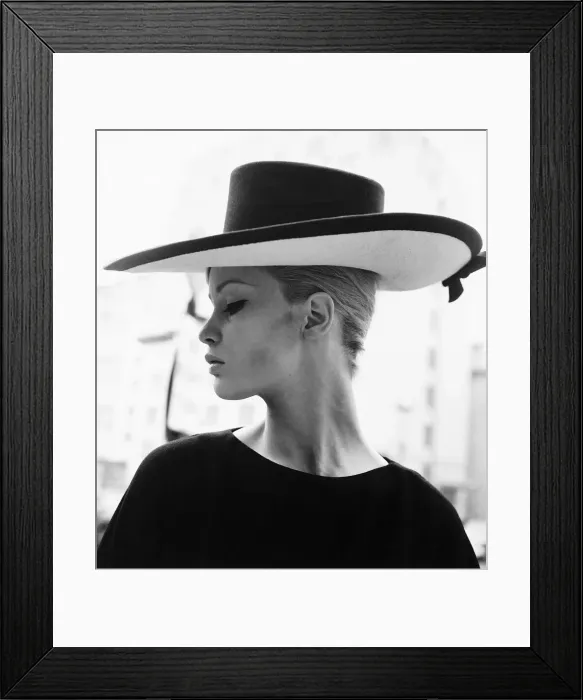 Framed Print : Celia Hammond modelling for Simone Mirman Spring and Summer Collection 1962 Framed Print : Celia Hammond modelling for Simone Mirman Spring and Summer Collection 1962