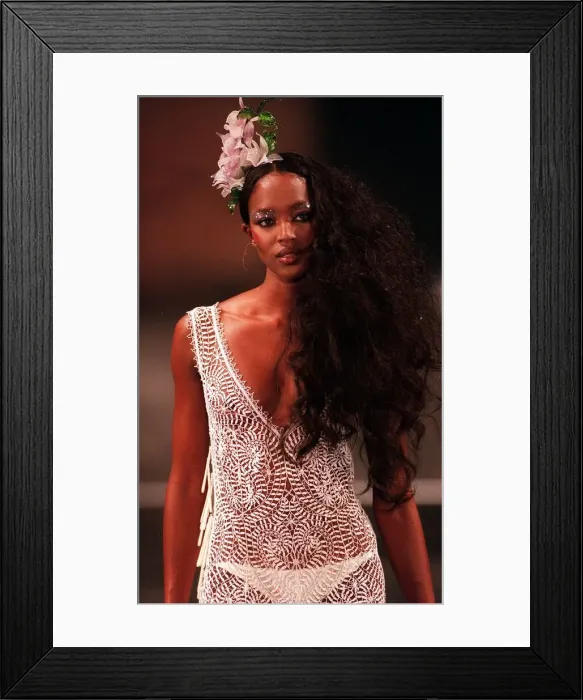 Framed Print : LONDON FASHION WEEK N CAMPBELL Framed Print : LONDON FASHION WEEK N CAMPBELL