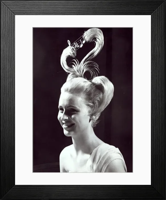 Framed Print : Eleanora Ward seen here at the exhibition of hairstyles in Glasgow sporting a musical Framed Print : Eleanora Ward seen here at the exhibition of hairstyles in Glasgow sporting a musical