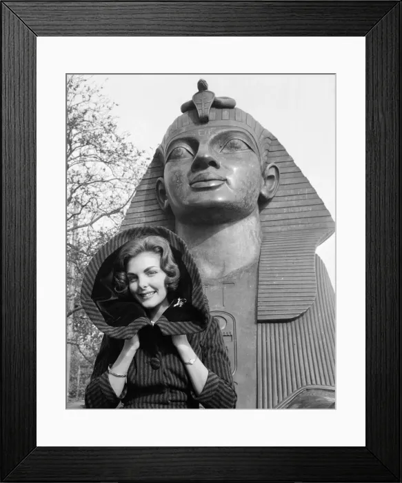 Framed Print : 1959 Miss World Contestant poses in front of the Sphynx on the Embankment of the River Framed Print : 1959 Miss World Contestant poses in front of the Sphynx on the Embankment of the River
