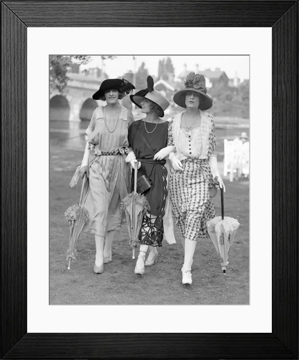 Framed Print : May Cambridge, Alvira Anderson and Phyllis Sellick show off the fashions to be seen Framed Print : May Cambridge, Alvira Anderson and Phyllis Sellick show off the fashions to be seen