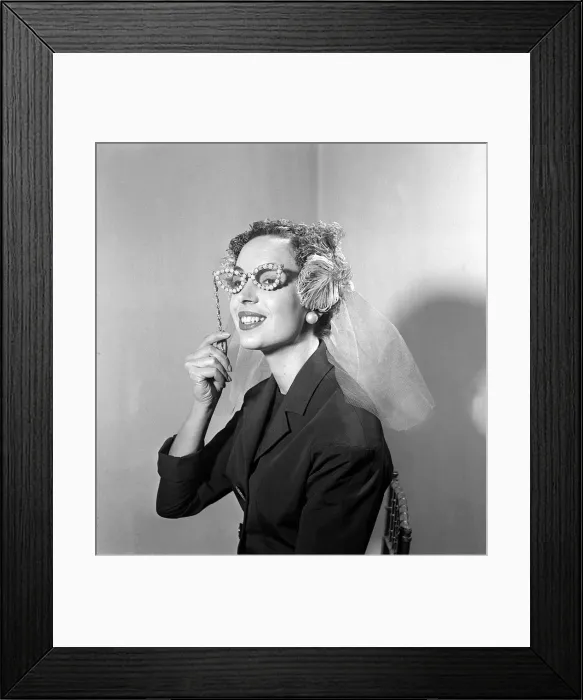 Framed Print : Coronation fashion for the Abbey