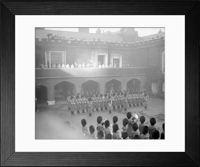 Framed Print : King Edward VIII Abdication Crisis Royalty Abdication Crisis December 1936 Framed Print : King Edward VIII Abdication Crisis Royalty Abdication Crisis December 1936