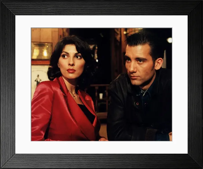 Framed Print : Actors Gina Bellman and Clive Owen who appear in the television programme Sharman