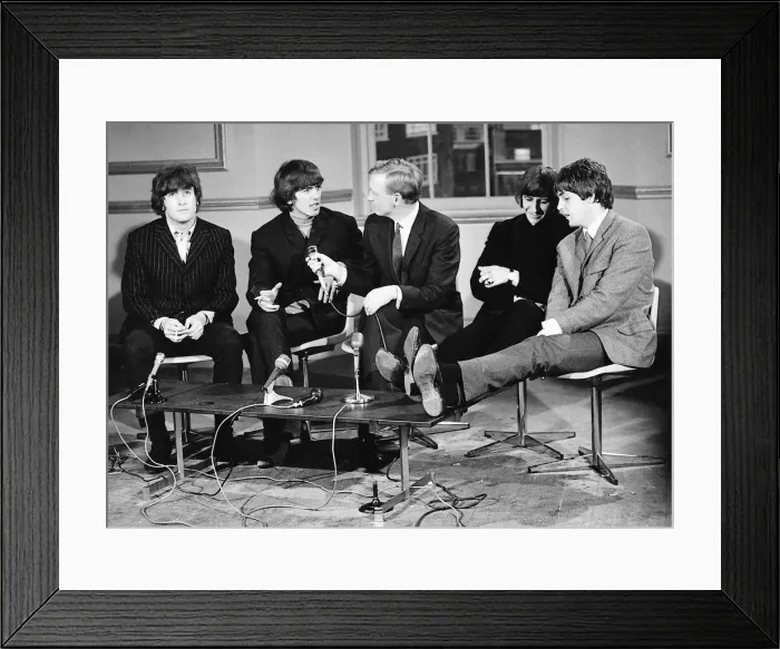 Framed Print : The Beatles hold a press conference at Twickenham Film Studios for the world Framed Print : The Beatles hold a press conference at Twickenham Film Studios for the world