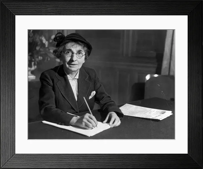 Framed Print : Isobel McLennan March 1954 Civil Service Equal Pay Former Suffragette Framed Print : Isobel McLennan March 1954 Civil Service Equal Pay Former Suffragette