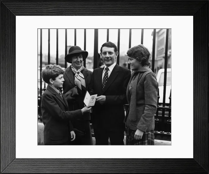 Framed Print : Henry McCrory December 1979 outside Buckingham Palace after being awarded a MBE L Framed Print : Henry McCrory December 1979 outside Buckingham Palace after being awarded a MBE L