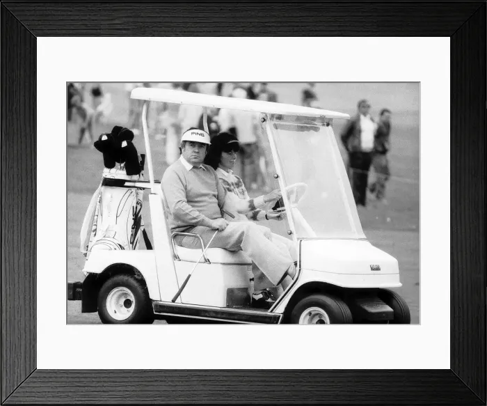 Framed Print : Jimmy Tarbuck takes a ride whilst out playing a game of golf in the a golf buggy Framed Print : Jimmy Tarbuck takes a ride whilst out playing a game of golf in the a golf buggy